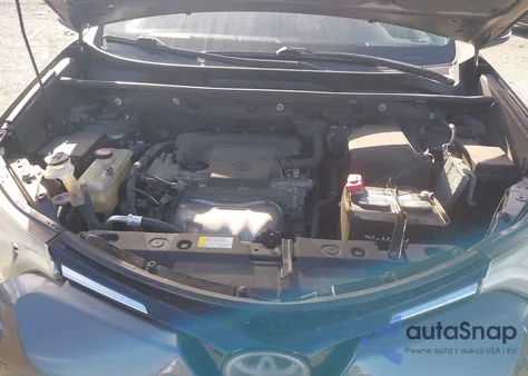 2016 Toyota Rav4 Xle z USA, uszkodzony, nr VIN JTMRFREV0GD178864